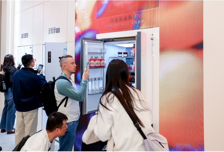 AWE2025現(xiàn)場(chǎng)直擊:長(zhǎng)虹家電全面AI化 演繹品牌躍升新路徑