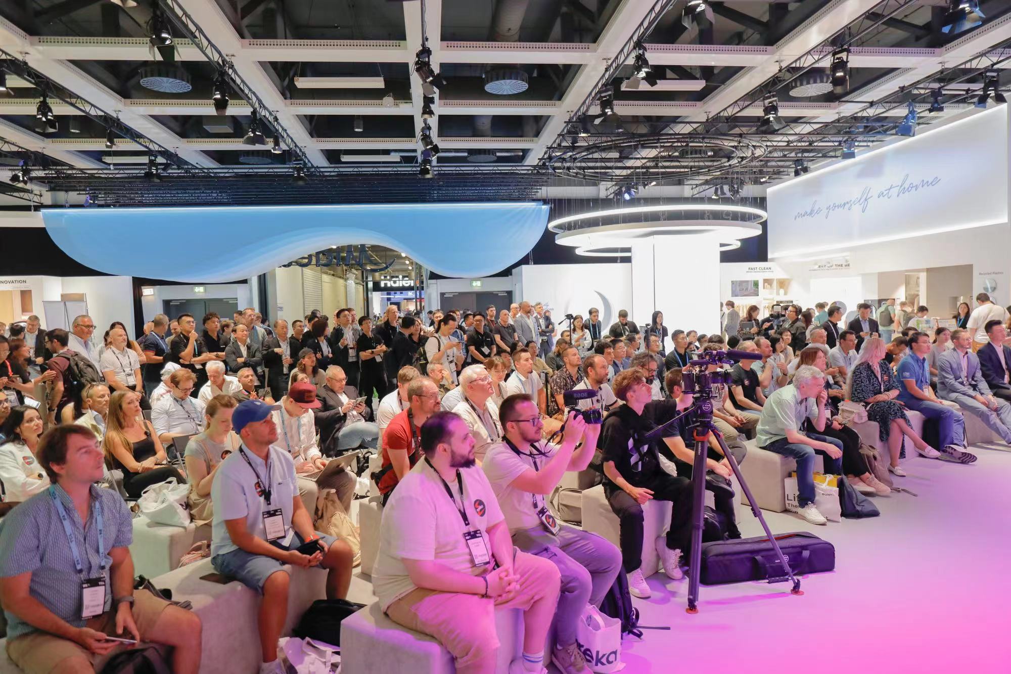 1725696483119563.jpg 1e8677c9504b4d2f6a564e4e19ee71a.jpg